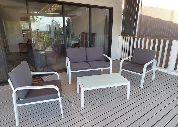 Central Coast-Spacious House 5 Minutes Drive To Beach